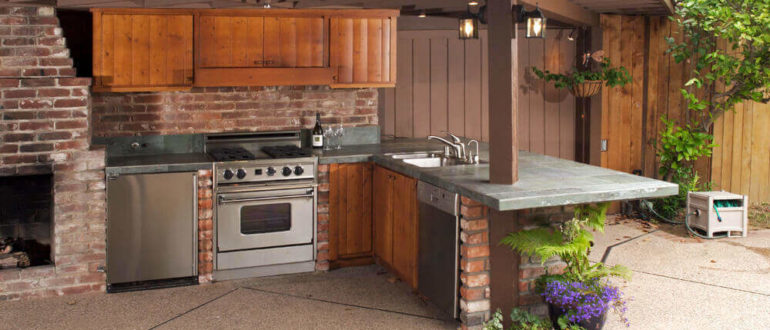 Impress The Guests With An Outdoor Kitchen