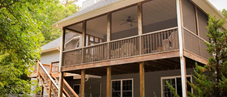 Deck or Patio: Which One Is Right for You?