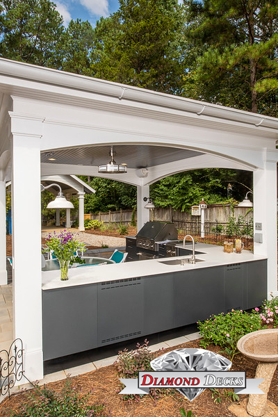 Modern contemporary outdoor kitchen